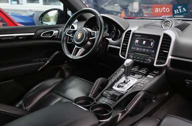 Внедорожник / Кроссовер Porsche Cayenne 2016 в 