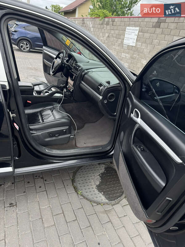 Внедорожник / Кроссовер Porsche Cayenne 2003 в Вишневом фото 8 Внедорожник / Кроссовер Porsche Cayenne 2003 в Вишневом