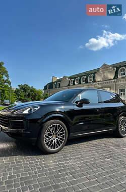 Внедорожник / Кроссовер Porsche Cayenne 2022 в 
