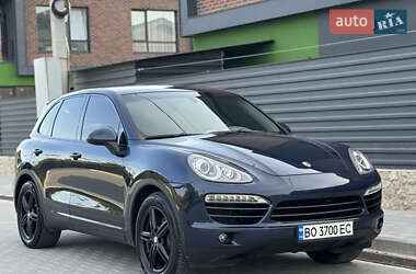 Внедорожник / Кроссовер Porsche Cayenne 2012 в 