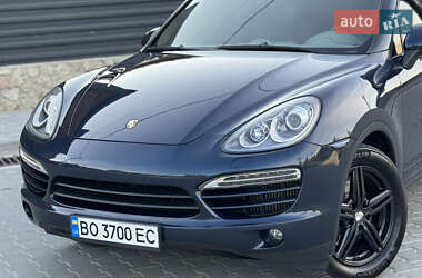 Внедорожник / Кроссовер Porsche Cayenne 2012 в 