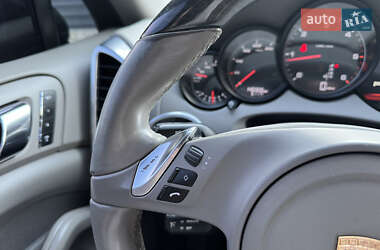 Внедорожник / Кроссовер Porsche Cayenne 2012 в 