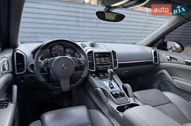 Внедорожник / Кроссовер Porsche Cayenne 2012 в 