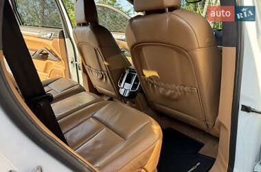 Внедорожник / Кроссовер Porsche Cayenne 2010 в 