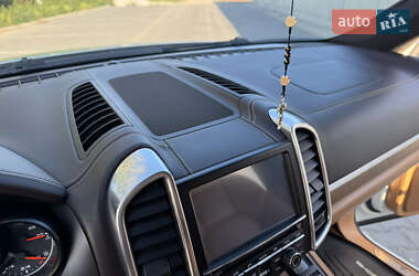 Внедорожник / Кроссовер Porsche Cayenne 2010 в 