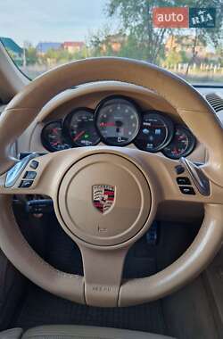 Внедорожник / Кроссовер Porsche Cayenne 2010 в 
