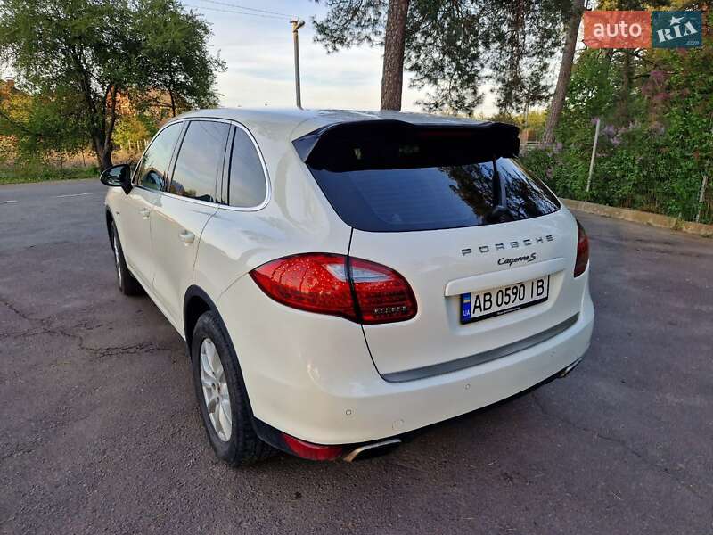 Позашляховик / Кросовер Porsche Cayenne 2010 в Вінниці