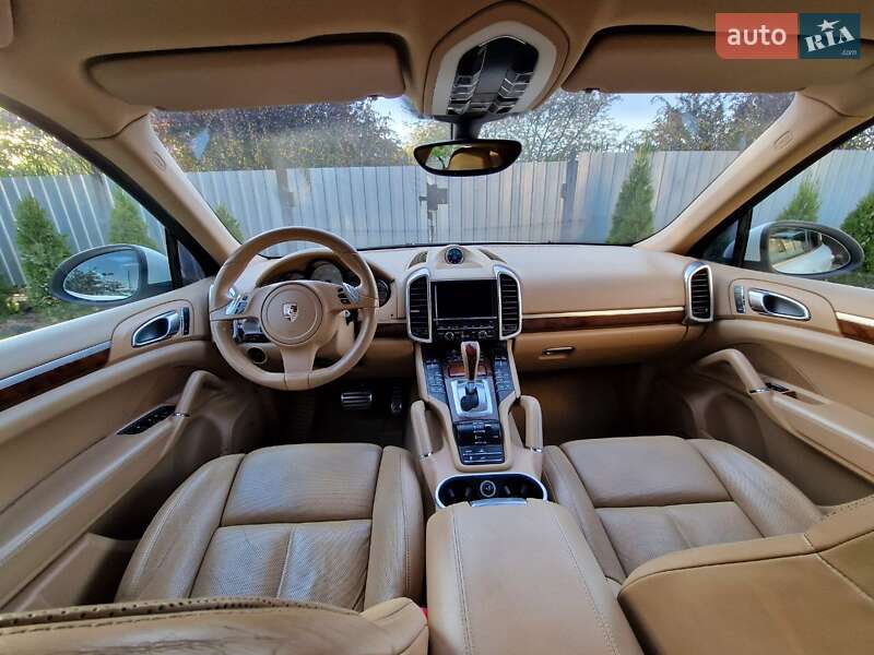 Позашляховик / Кросовер Porsche Cayenne 2010 в Вінниці