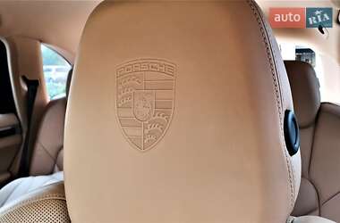 Внедорожник / Кроссовер Porsche Cayenne 2010 в 