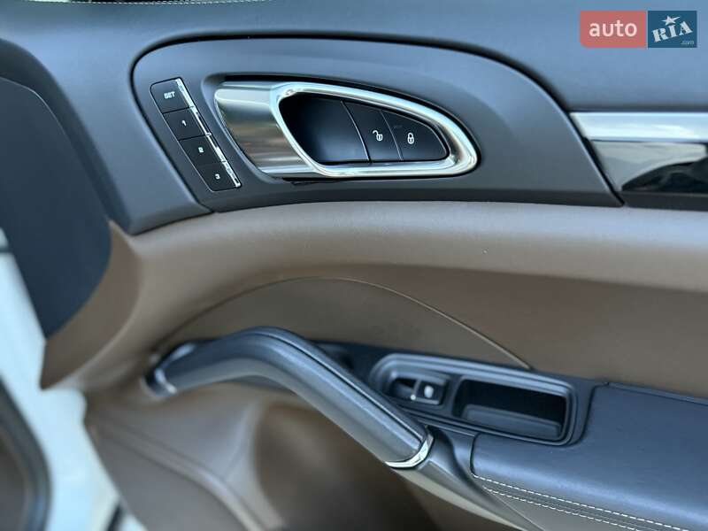 Позашляховик / Кросовер Porsche Cayenne 2016 в Одесі фото 24 Позашляховик / Кросовер Porsche Cayenne 2016 в Одесі