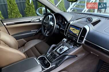 Позашляховик / Кросовер Porsche Cayenne 2016 в 
