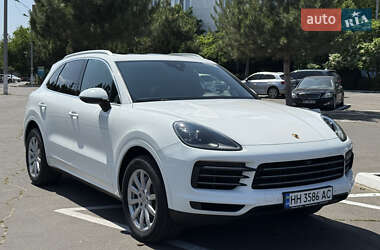 Внедорожник / Кроссовер Porsche Cayenne 2017 в 