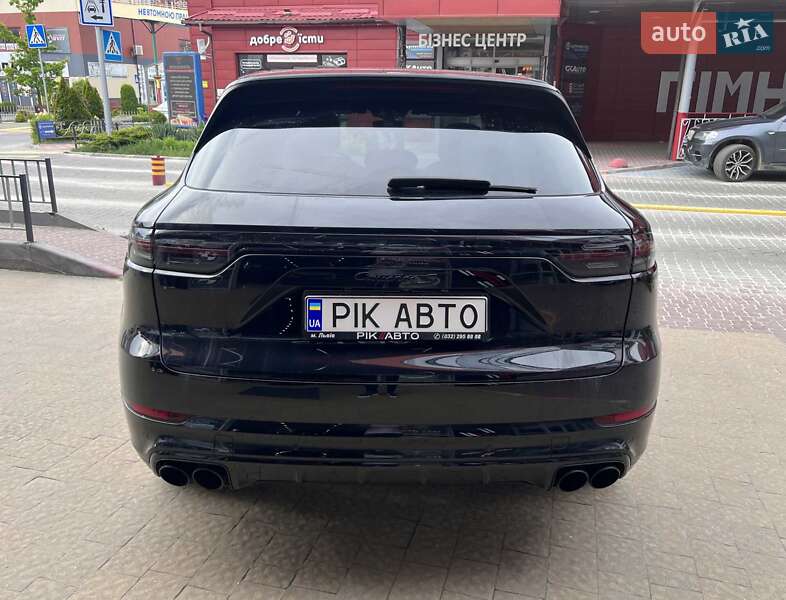 Позашляховик / Кросовер Porsche Cayenne 2021 в Львові