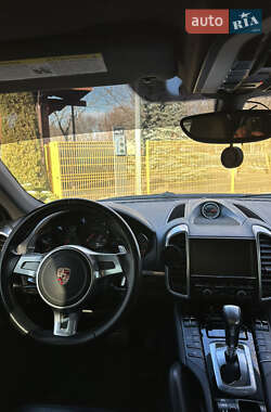 Внедорожник / Кроссовер Porsche Cayenne 2014 в 