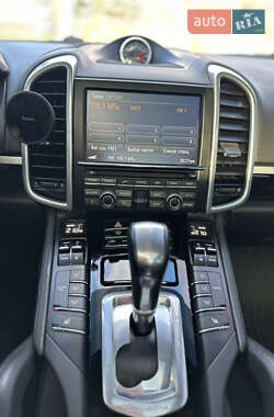 Внедорожник / Кроссовер Porsche Cayenne 2014 в 