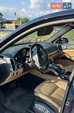 Позашляховик / Кросовер Porsche Cayenne 2013 в 