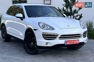 Внедорожник / Кроссовер Porsche Cayenne 2014 в 