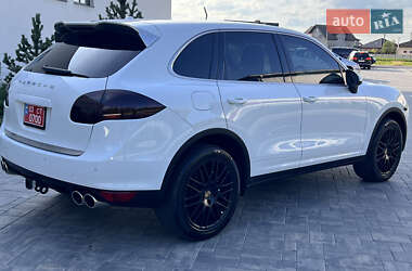 Внедорожник / Кроссовер Porsche Cayenne 2014 в 