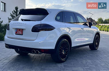 Внедорожник / Кроссовер Porsche Cayenne 2014 в 