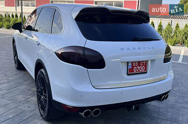 Внедорожник / Кроссовер Porsche Cayenne 2014 в 