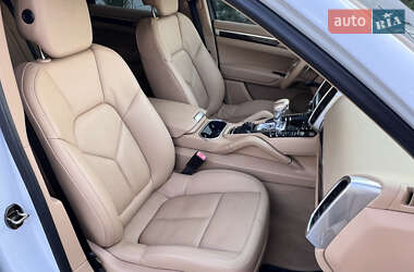 Внедорожник / Кроссовер Porsche Cayenne 2014 в 