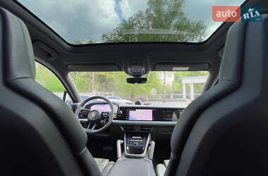 Внедорожник / Кроссовер Porsche Cayenne 2023 в 