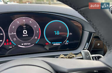 Внедорожник / Кроссовер Porsche Cayenne 2023 в 
