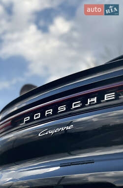 Внедорожник / Кроссовер Porsche Cayenne 2023 в 
