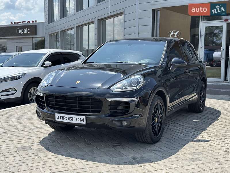 Внедорожник / Кроссовер Porsche Cayenne 2016 в 