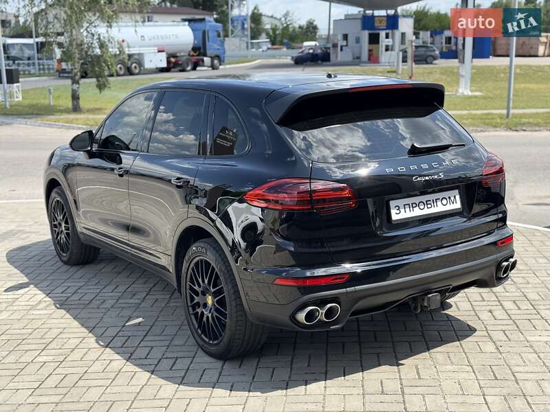 Внедорожник / Кроссовер Porsche Cayenne 2016 в Кременчуге