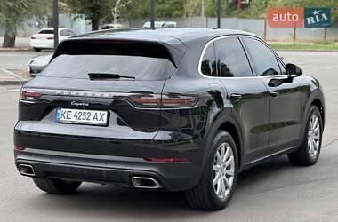 Внедорожник / Кроссовер Porsche Cayenne 2018 в 