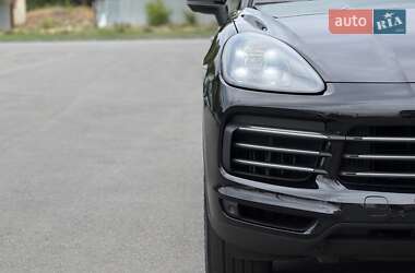 Внедорожник / Кроссовер Porsche Cayenne 2018 в 