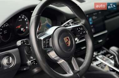 Внедорожник / Кроссовер Porsche Cayenne 2018 в 