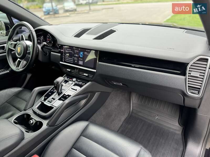 Внедорожник / Кроссовер Porsche Cayenne 2018 в Днепре