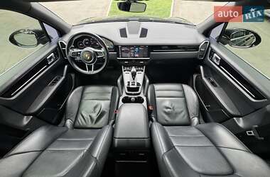 Внедорожник / Кроссовер Porsche Cayenne 2018 в 