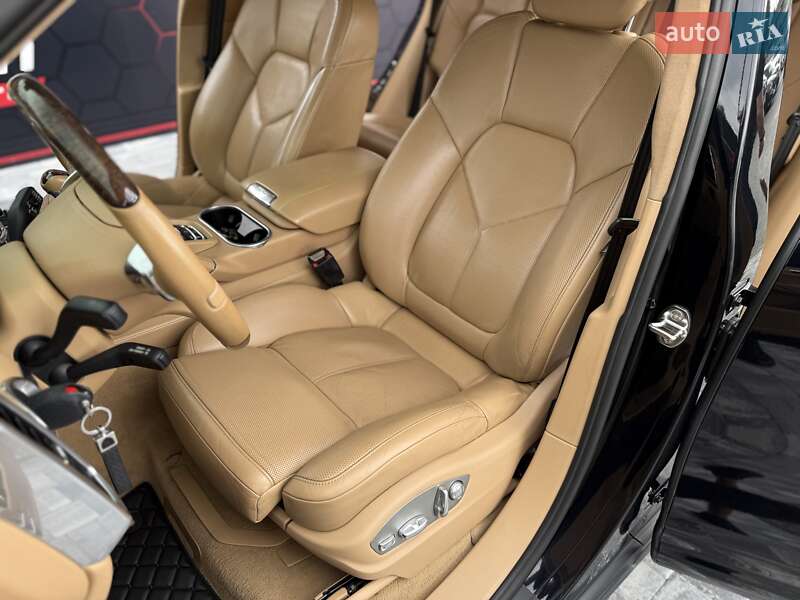 Внедорожник / Кроссовер Porsche Cayenne 2012 в Днепре