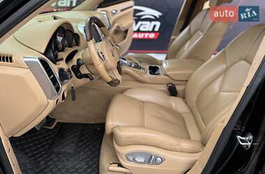 Внедорожник / Кроссовер Porsche Cayenne 2012 в 