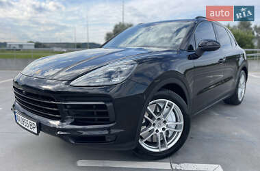 Внедорожник / Кроссовер Porsche Cayenne 2018 в 