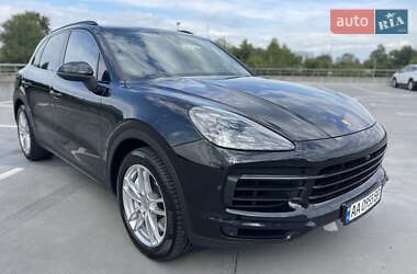 Внедорожник / Кроссовер Porsche Cayenne 2018 в 