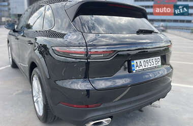 Внедорожник / Кроссовер Porsche Cayenne 2018 в 