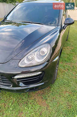 Внедорожник / Кроссовер Porsche Cayenne 2010 в 