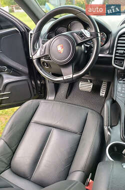 Внедорожник / Кроссовер Porsche Cayenne 2010 в 