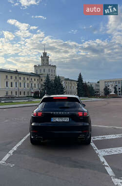 Внедорожник / Кроссовер Porsche Cayenne 2018 в 