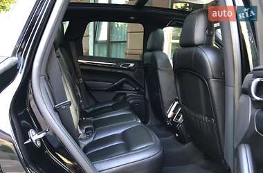 Позашляховик / Кросовер Porsche Cayenne 2015 в 