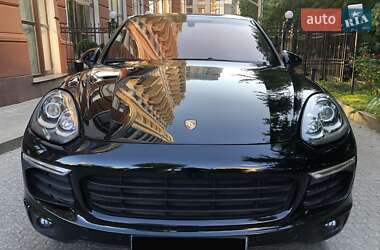 Позашляховик / Кросовер Porsche Cayenne 2015 в 