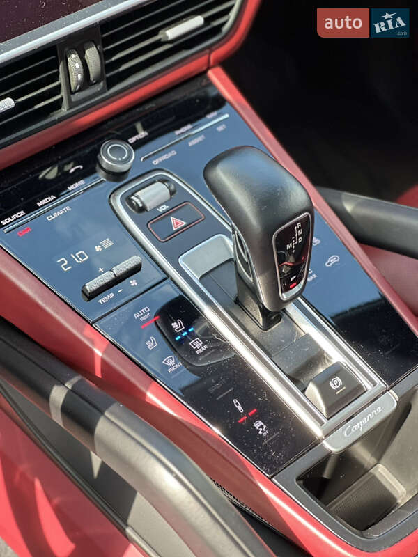 Внедорожник / Кроссовер Porsche Cayenne 2019 в Киеве