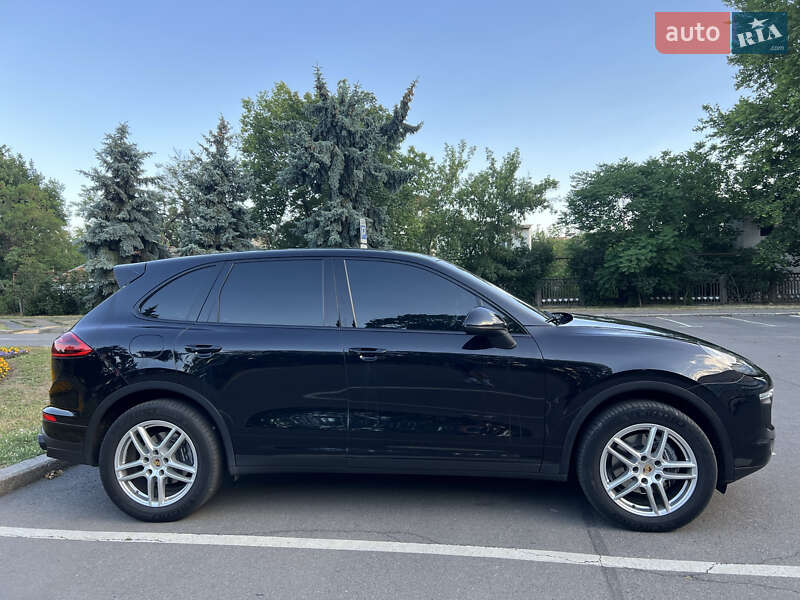 Внедорожник / Кроссовер Porsche Cayenne 2015 в Николаеве