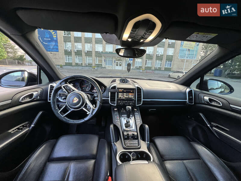 Внедорожник / Кроссовер Porsche Cayenne 2015 в Николаеве