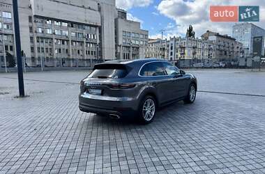 Внедорожник / Кроссовер Porsche Cayenne 2020 в 