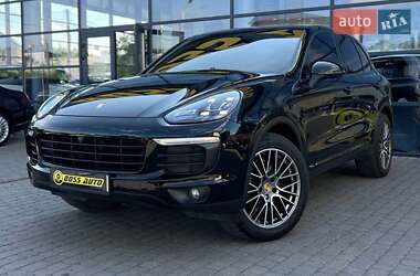 Внедорожник / Кроссовер Porsche Cayenne 2015 в 